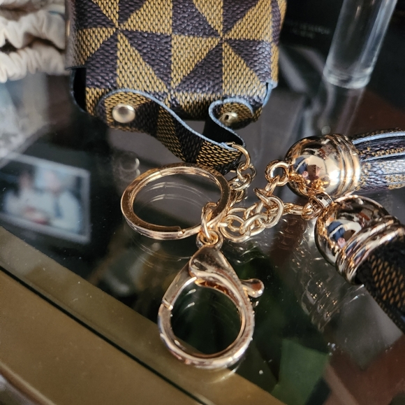 *NEW* Mini Bag Charm / Keyring / Keychain / AirPod Case / Tassels - Purse decor - Picture 4 of 9